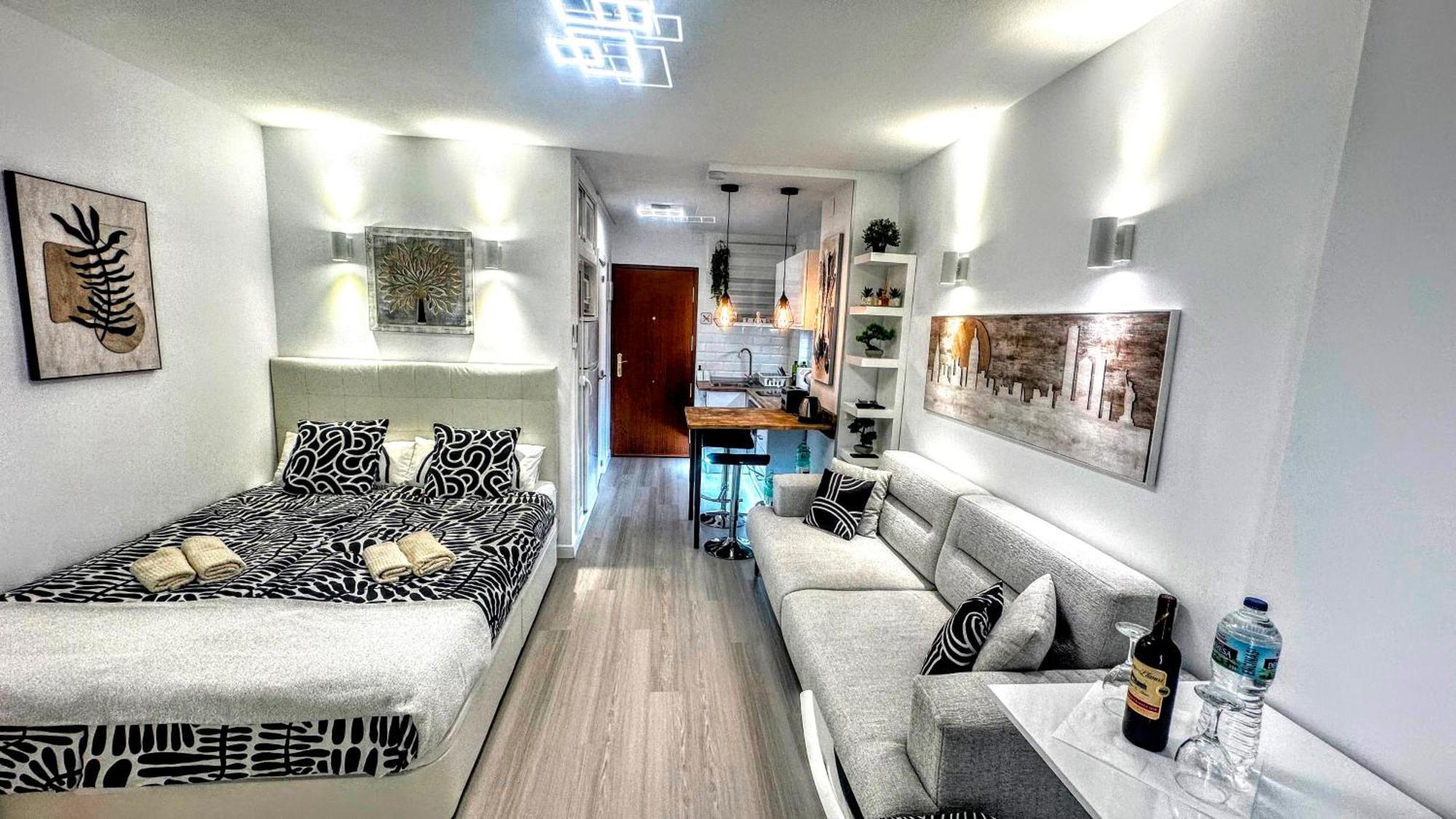 Estudio Francisco Agata Benalmádena Exteriör bild
